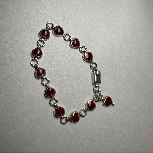 Charming Red Heart Bracelet in Silver - Picture 2 of 6